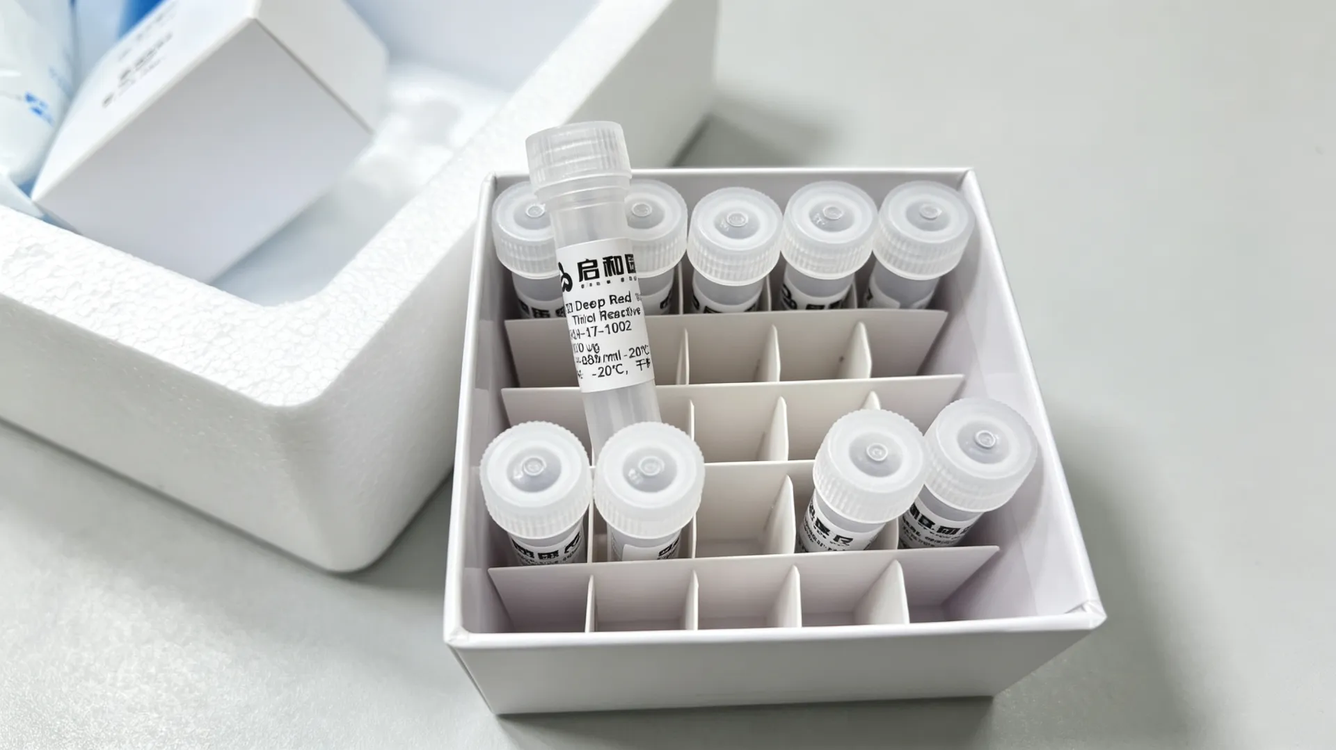 pH630 Deep Red maleimide, Thiol Reactive 的产品实物与分装包装